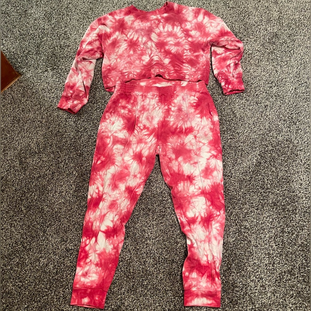 Fashion Nova pink tie dye sweatsuit